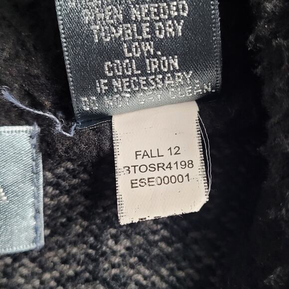 Oscar de la Renta Gray 1/4 Zip Ribbed Sweater size Small - Picture 9 of 13